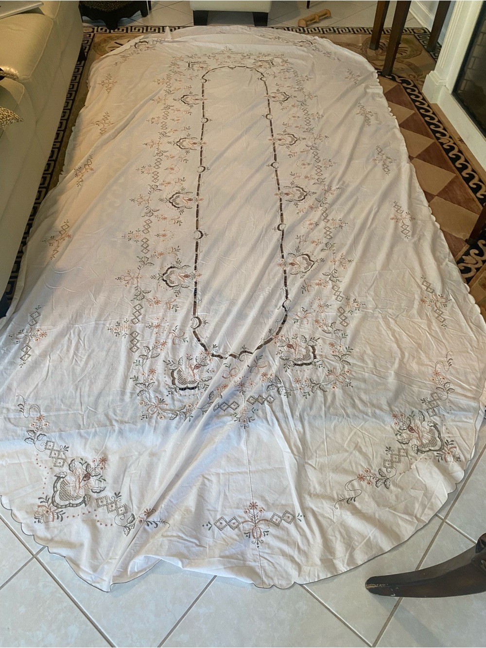 Vintage Embroidered Oval White Tablecloth with Pastel Floral Motif